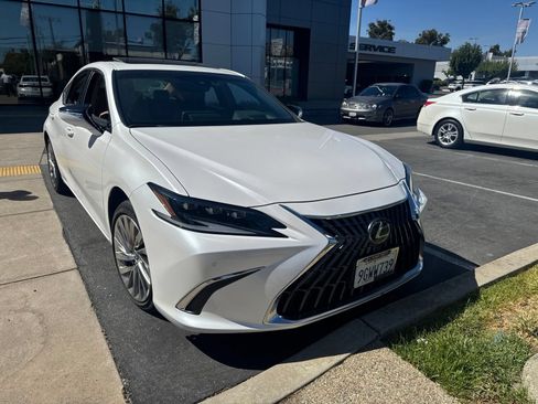 Used 2023 Lexus ES 300h w/ Accessory Package (Z1) FWD image 6