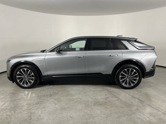 Used 2026 Cadillac Lyriq Sport AWD/4WD image 5
