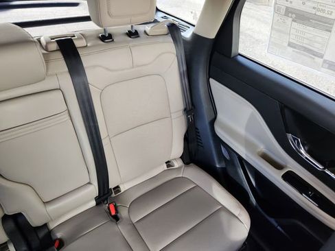 New 2026 Lincoln Corsair Premiere image 15