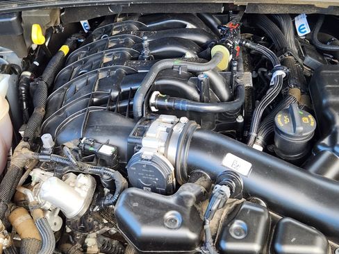 Used 2025 Jeep Grand Cherokee Altitude AWD/4WD image 16