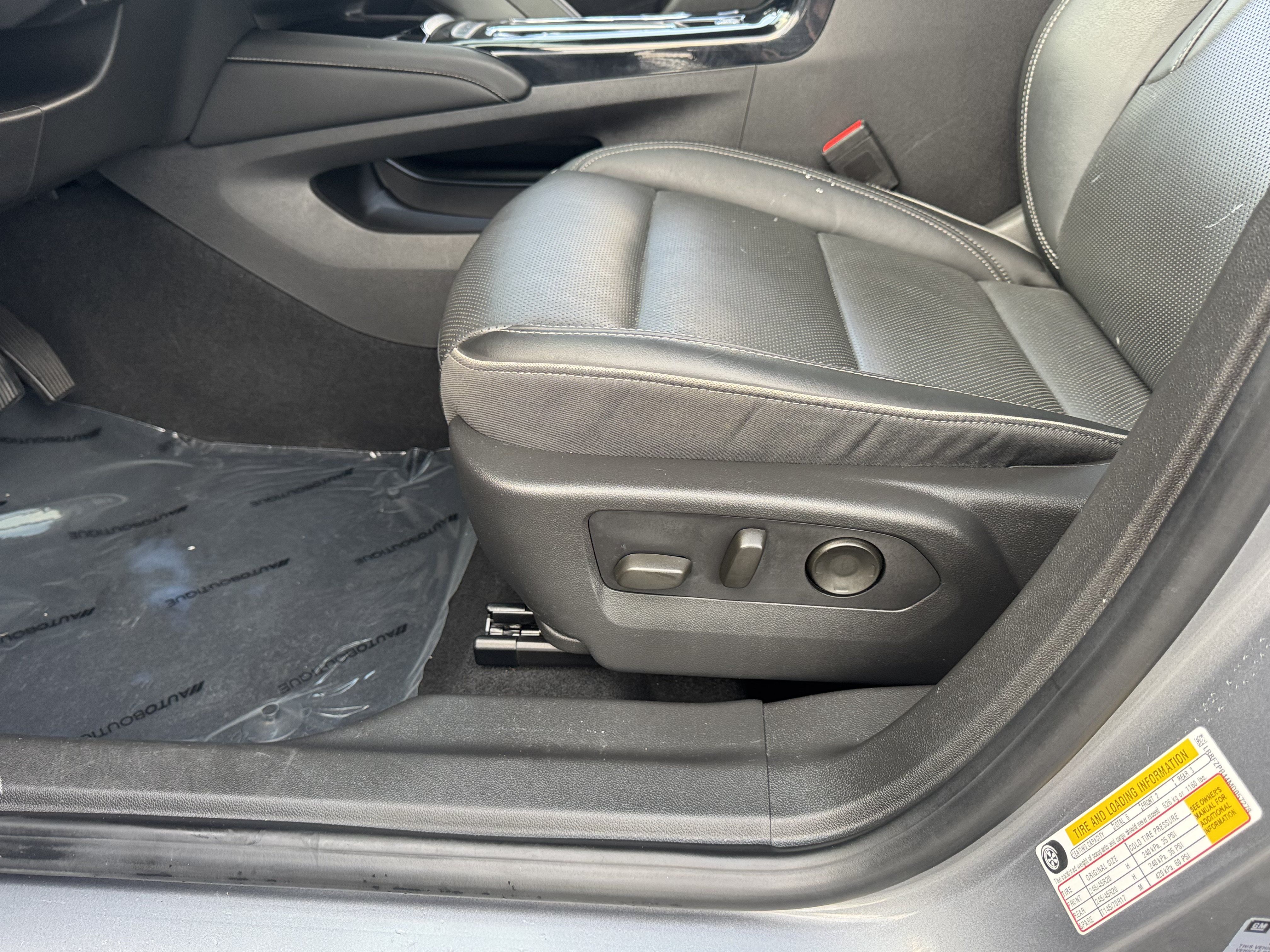 Used 2021 Buick Envision Essence w/ Technology Package I AWD/4WD image 33
