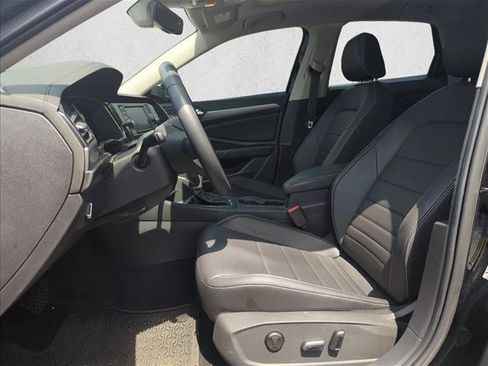 Used 2023 Volkswagen Jetta SE w/ Panoramic Sunroof Package FWD image 18