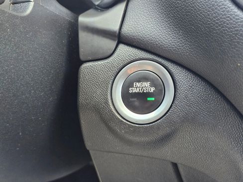 Used 2019 Chevrolet Equinox LT FWD image 32