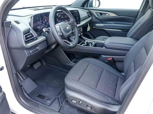 New 2026 Chevrolet Traverse LT w/ LPO, Floor Liner Package FWD image 14