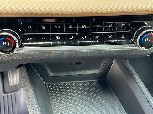 New 2026 Chevrolet Equinox ACTIV w/ Convenience Package III image 21