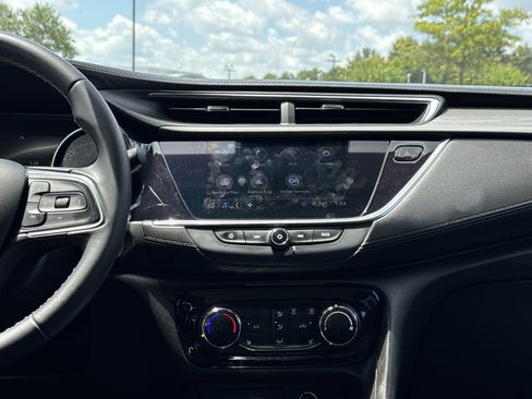 Used 2020 Buick Encore GX Preferred w/ Cold Weather Comfort Package FWD image 9