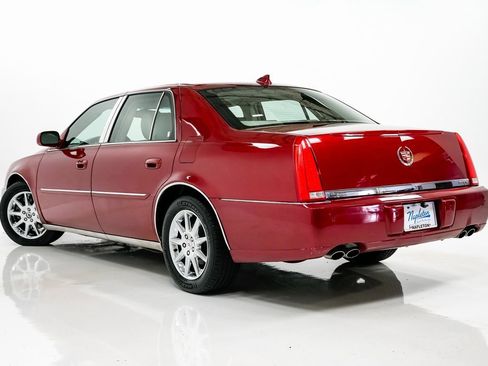 Used 2010 Cadillac DTS Luxury image 25