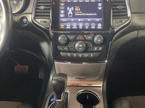 Certified 2021 Jeep Grand Cherokee Laredo X AWD/4WD image 11