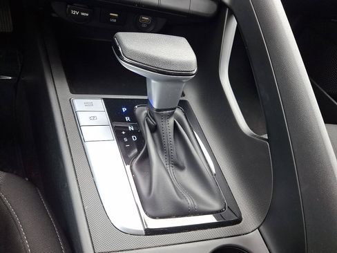 Certified 2023 Hyundai Elantra SE image 22