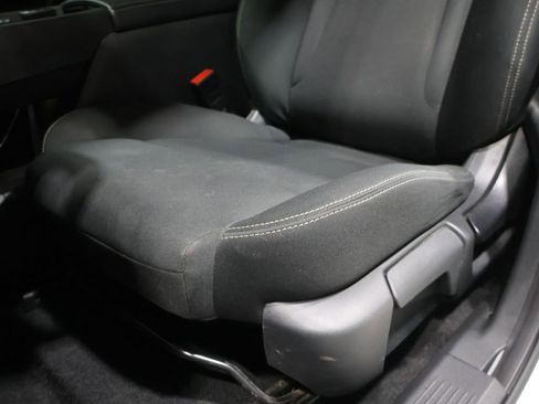 Used 2023 Nissan Rogue S image 11