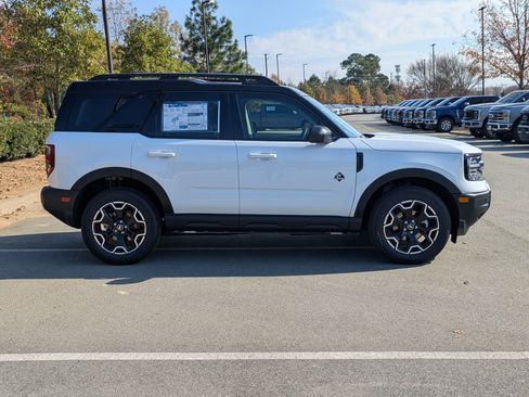 New 2025 Ford Bronco Sport Outer Banks image 3
