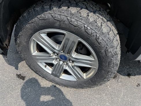 Used 2018 Ford F150 XLT w/ Equipment Group 302A Luxury AWD/4WD image 37