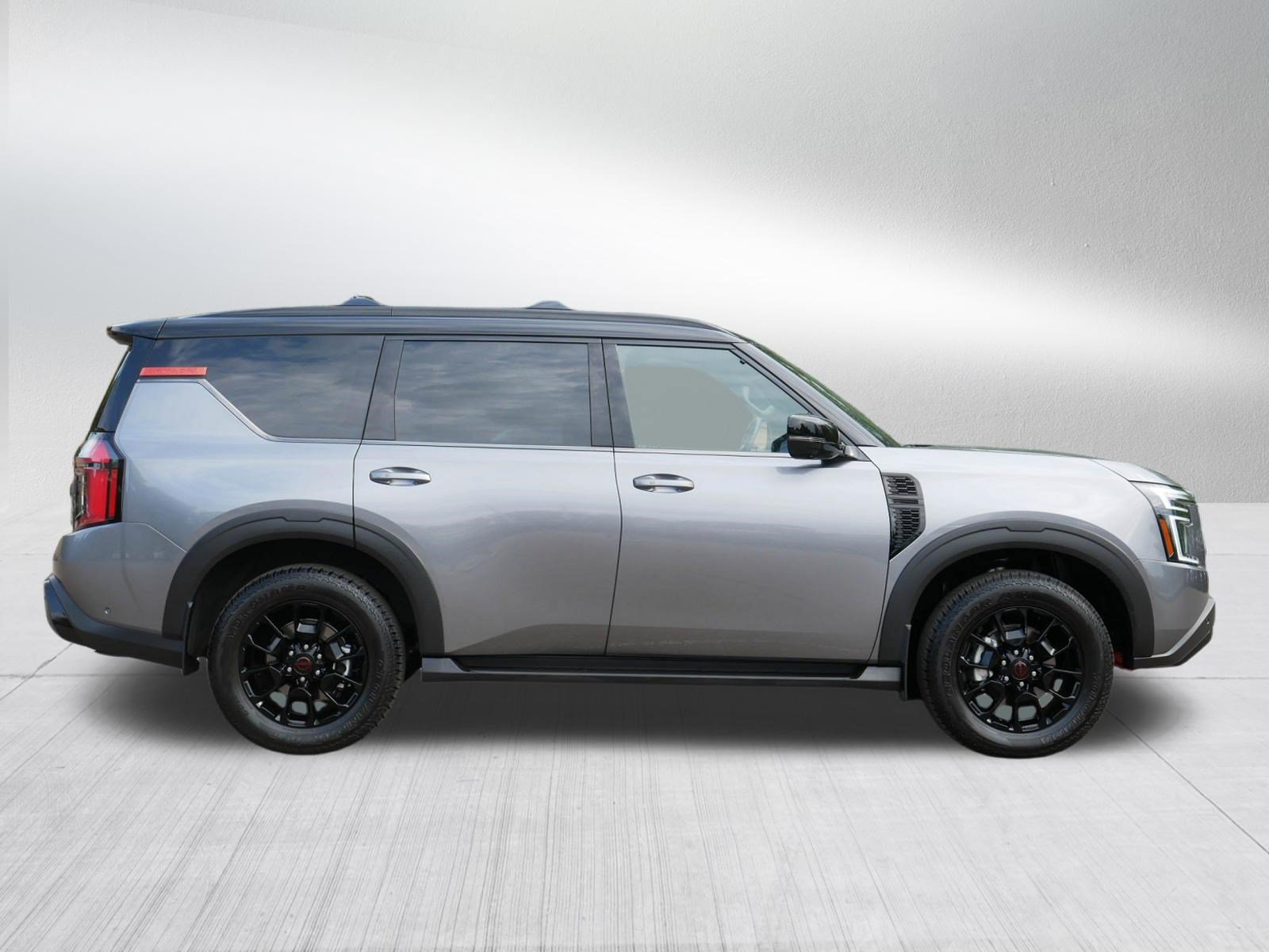 Certified 2025 Nissan Armada PRO-4X AWD/4WD image 8