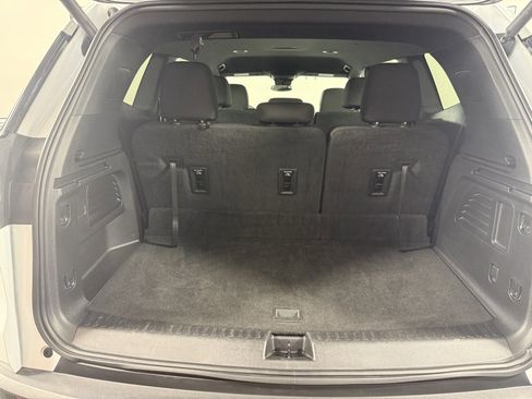 Used 2025 GMC Acadia Elevation image 11