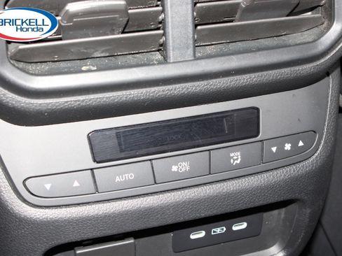 Used 2024 Honda Pilot TrailSport image 28