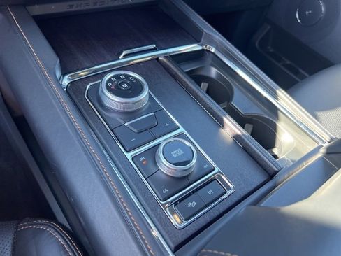 Certified 2022 Ford Expedition Platinum image 18