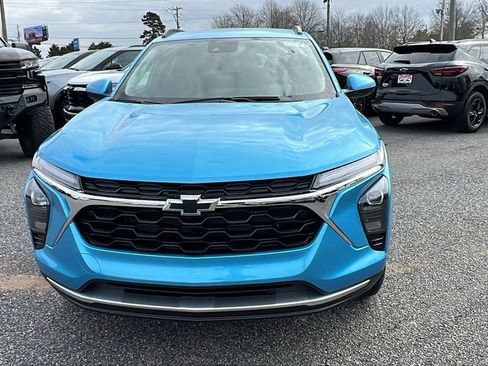 New 2026 Chevrolet Trax LT w/ LT Convenience Package image 2