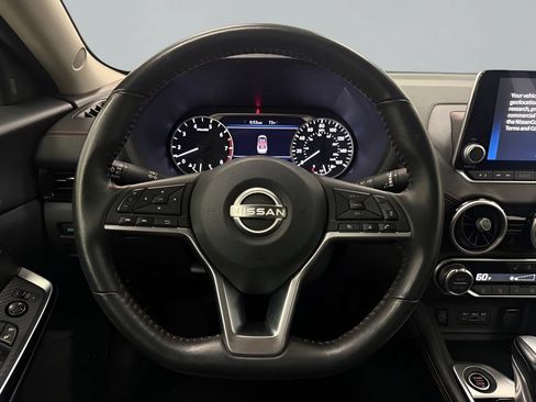 Used 2025 Nissan Sentra SR w/ SR Premium Package FWD image 17
