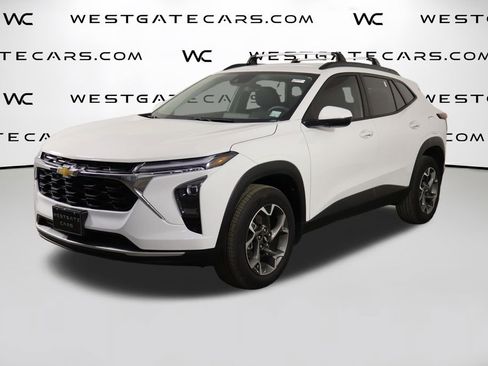 Used 2025 Chevrolet Trax LT w/ Driver Confidence Package FWD image 1