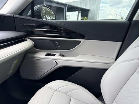 New 2026 Lincoln Nautilus Premier AWD/4WD image 22
