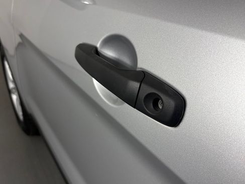 Used 2018 Ford Explorer FWD image 12