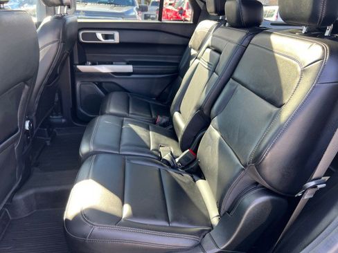Certified 2022 Ford Explorer XLT w/ Equipment Group 202A image 20