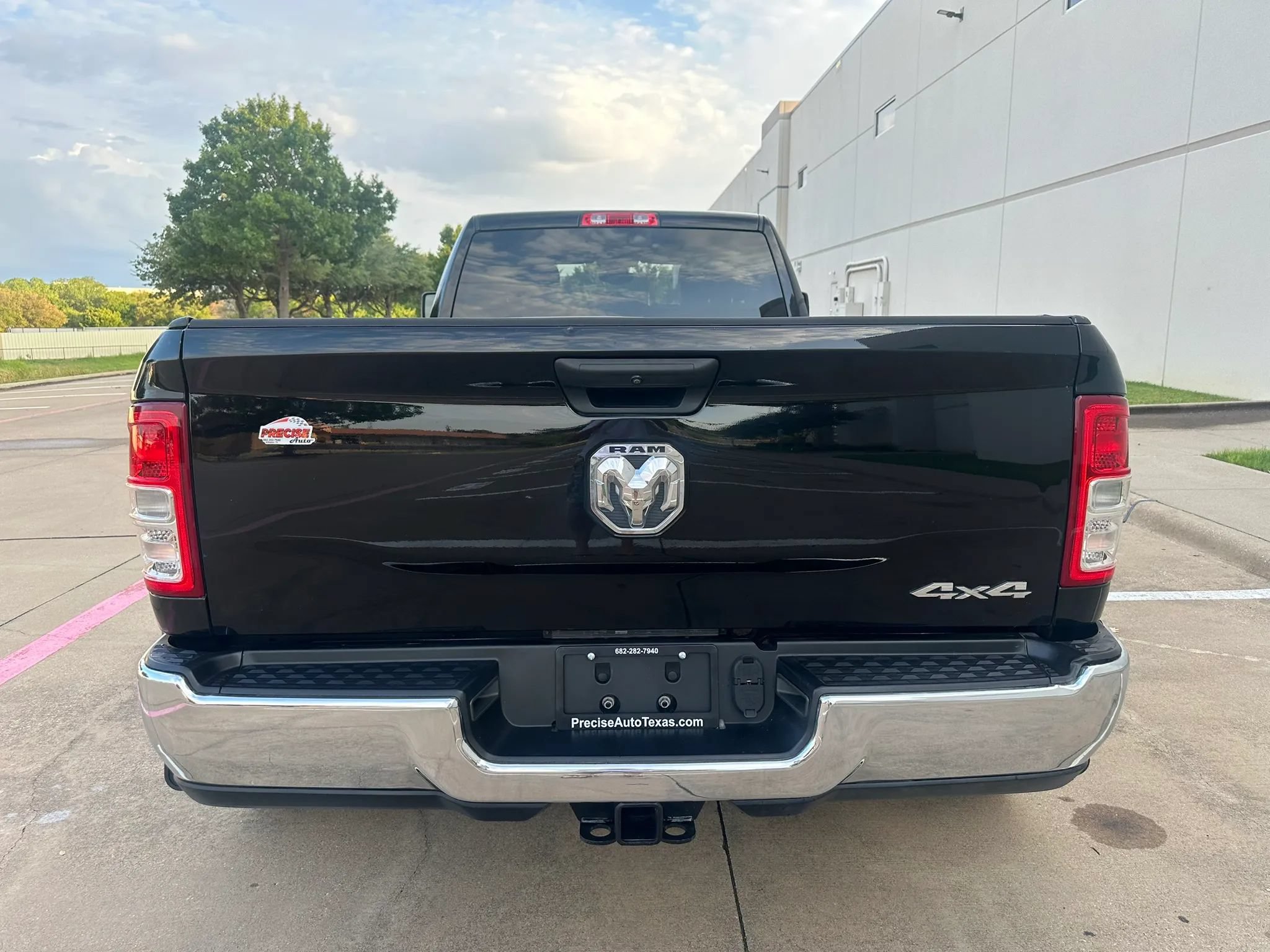 Used 2024 RAM 3500 Tradesman w/ Chrome Appearance Group AWD/4WD image 13