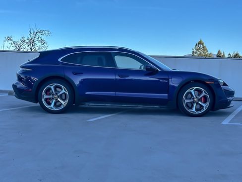 Used 2023 Porsche Taycan 4S image 9