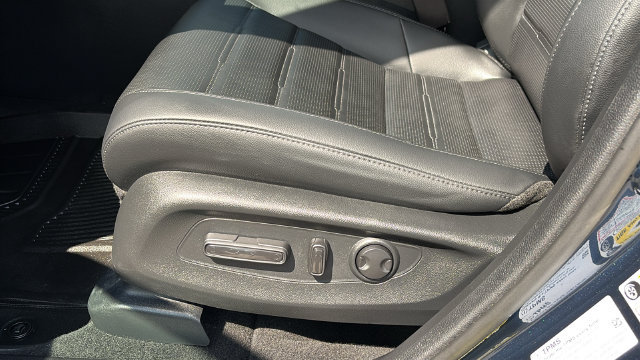 Used 2024 Honda CR-V EX-L image 10