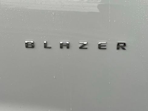 Used 2025 Chevrolet Blazer LT AWD/4WD image 31