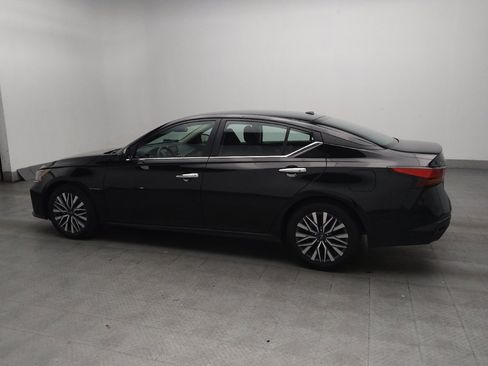 Used 2025 Nissan Altima 2.5 SV FWD image 3