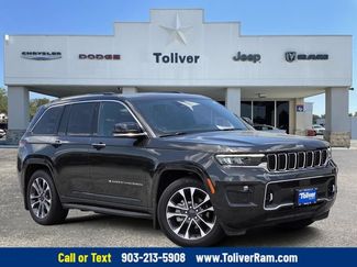 Used 2023 Jeep Grand Cherokee Overland w/ MOPAR Finishing Package AWD/4WD video 1