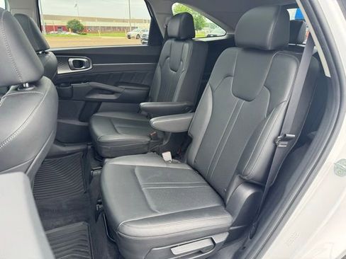 Used 2023 Kia Sorento SX AWD/4WD image 22
