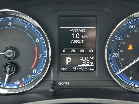 Used 2017 Toyota Corolla LE image 21