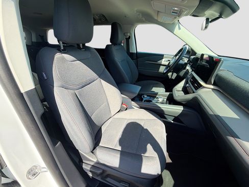 Used 2025 Ford Explorer Active image 16