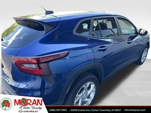 Certified 2024 Chevrolet Trax LS w/ LS Convenience Package FWD image 4