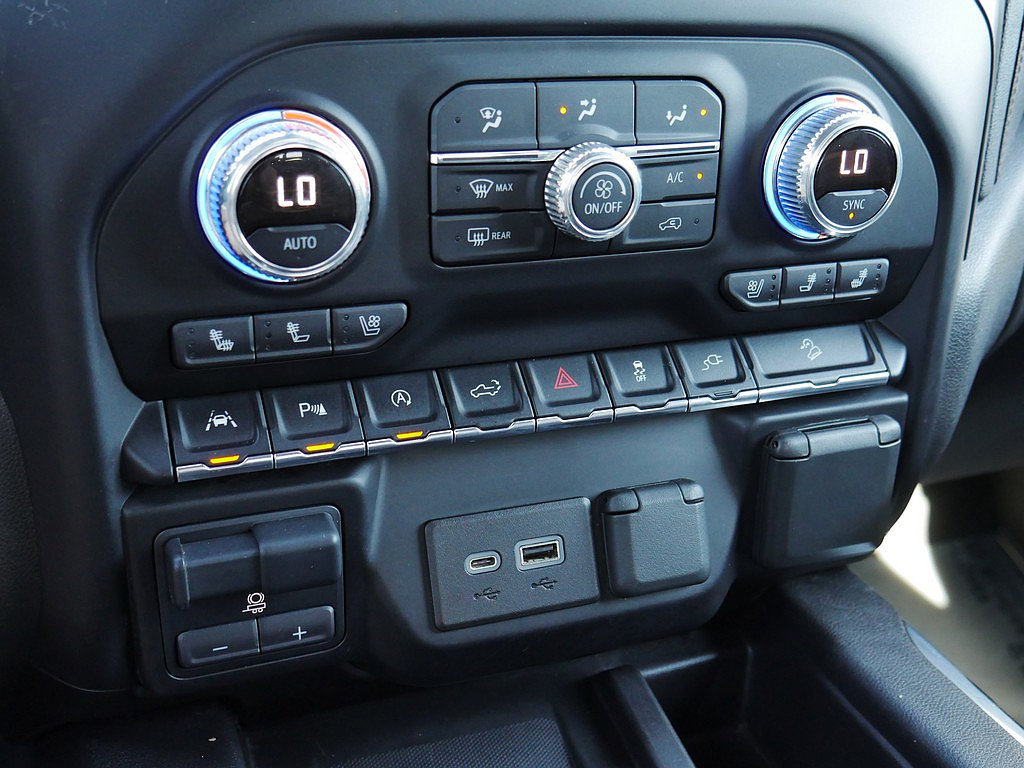 Used 2021 GMC Sierra 1500 AT4 w/ AT4 Premium Package AWD/4WD image 43