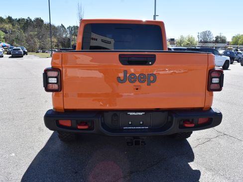 Used 2025 Jeep Gladiator Rubicon w/ Technology Group image 8