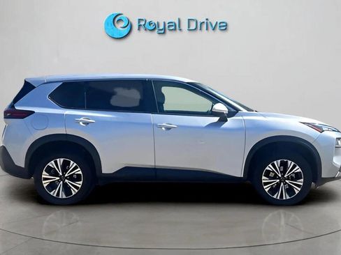 Used 2022 Nissan Rogue SV image 7