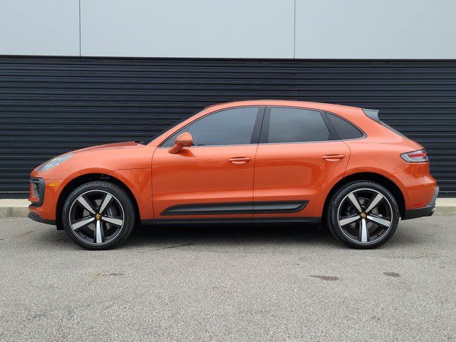 Certified 2023 Porsche Macan AWD/4WD image 2