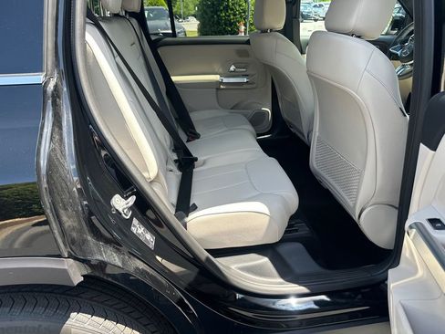New 2026 Mercedes-Benz GLB 250 image 17
