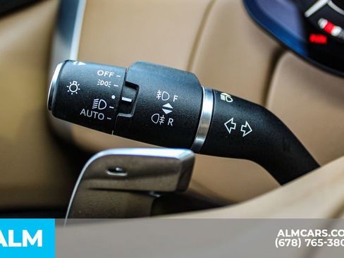 Used 2024 Land Rover Range Rover Long Wheelbase Autobiography image 32