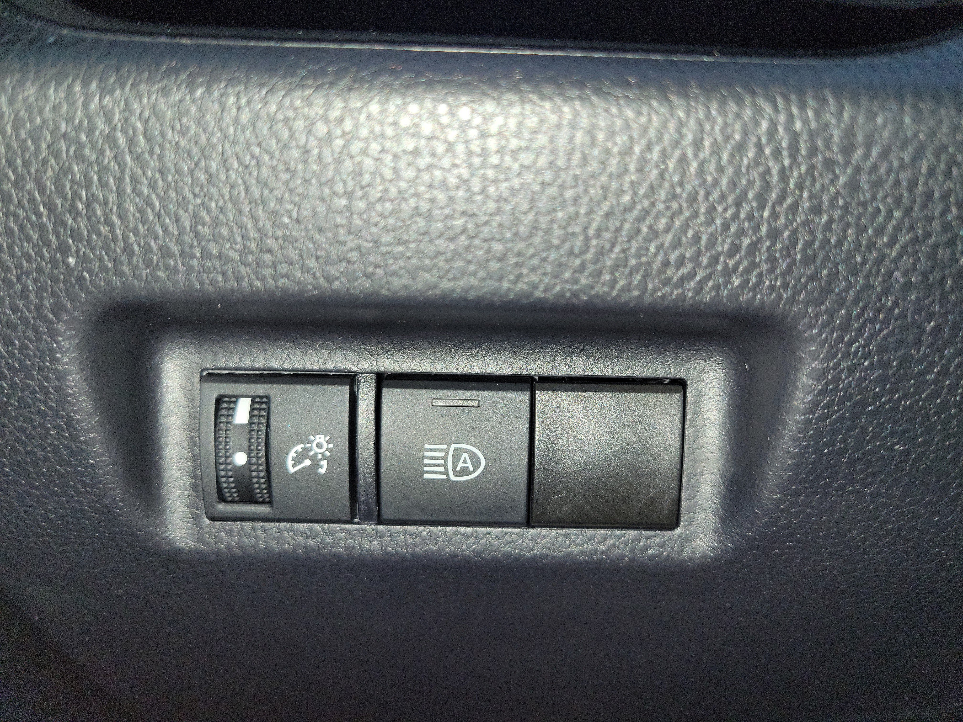 Used 2024 Toyota RAV4 LE FWD image 29