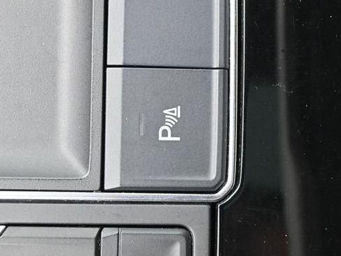 Used 2019 Volkswagen Atlas SEL image 25