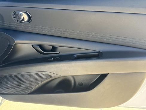 Used 2025 Hyundai Elantra Sport FWD image 19