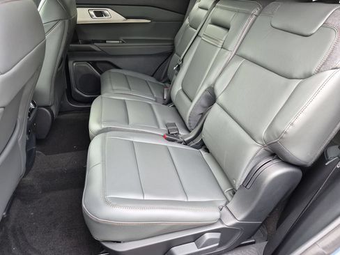 New 2026 Ford Explorer Active w/ Active Comfort Package AWD/4WD image 18