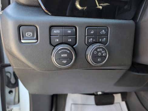 Used 2022 Chevrolet Silverado 1500 LTZ w/ LTZ Convenience Package II AWD/4WD image 24
