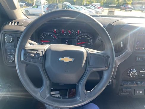 Used 2024 Chevrolet Silverado 2500 Custom w/ Custom Value Package image 15