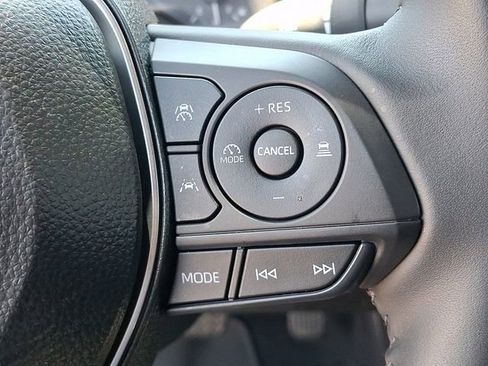 Used 2025 Toyota Corolla SE FWD image 18