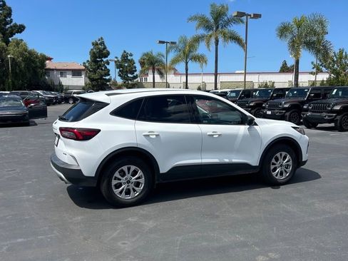Used 2025 Ford Escape Active AWD/4WD image 8